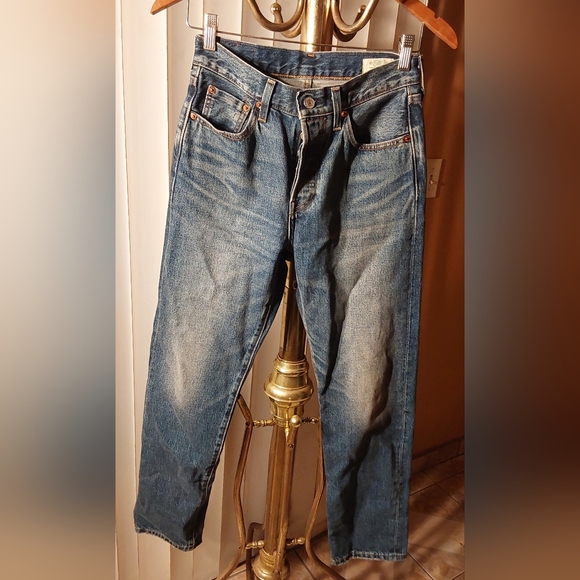 Levi's Relaxed Fit Blue Jeans - Picture 1 of 5